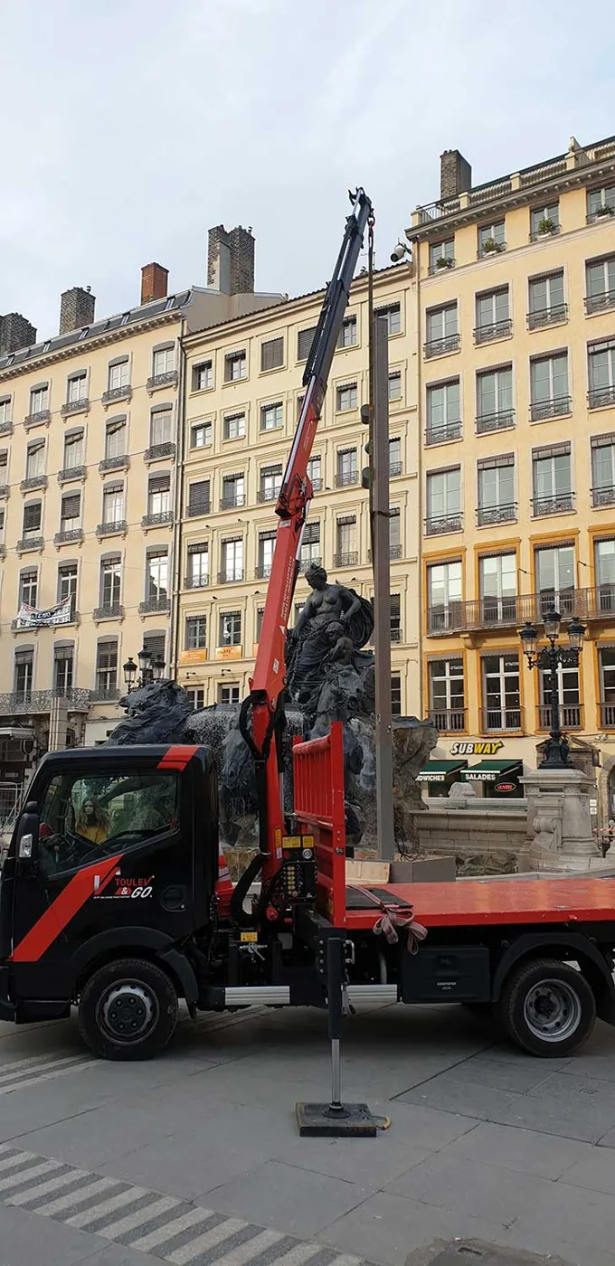 Levage passe-partout au pied du chantier
