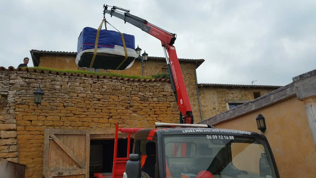 Camion grue TOULEV & GO en intervention à Lyon