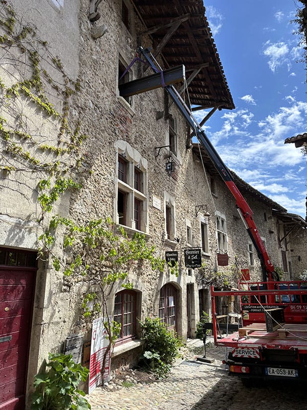 Levage charpente Pérouges